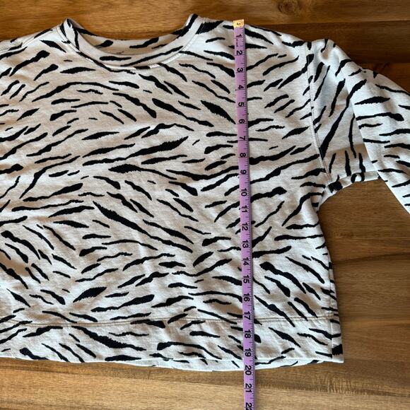 Velvet By Graham and Spencer lightweight cotton sweatshirt size medium - Picture 10 of 13